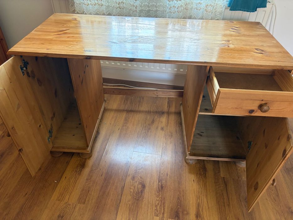 Birou din lemn masiv de pin, stil rustic
