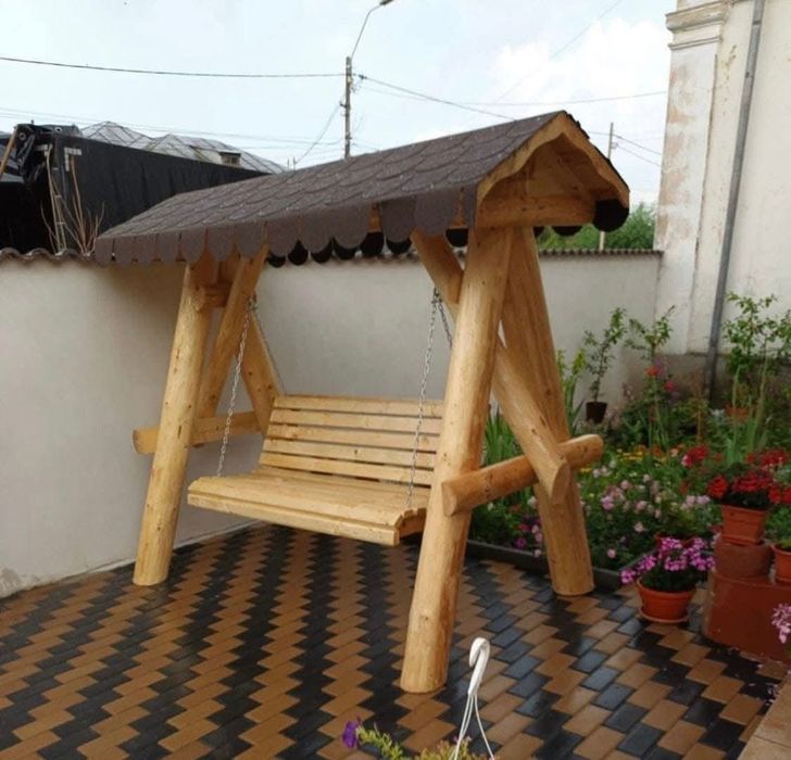 Mobilier rustic din lemn masiv