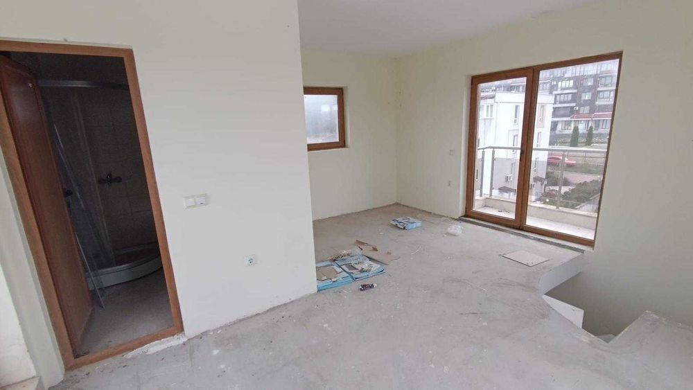 Двустаен мезонет в централна част на Бяла