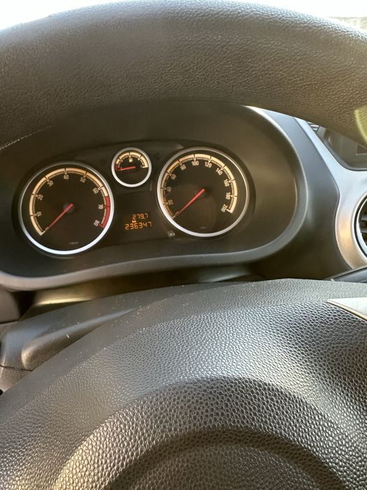 Vand opel corsa d . Din anul 2008