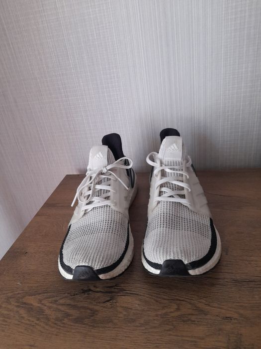 Adidas Ultra Boost 19 маратонки 47 номер.