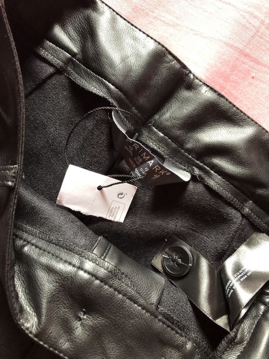 Vand pantaloni piele evazati marimea 38