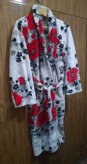 Продам  теплый халат, размер  48-50