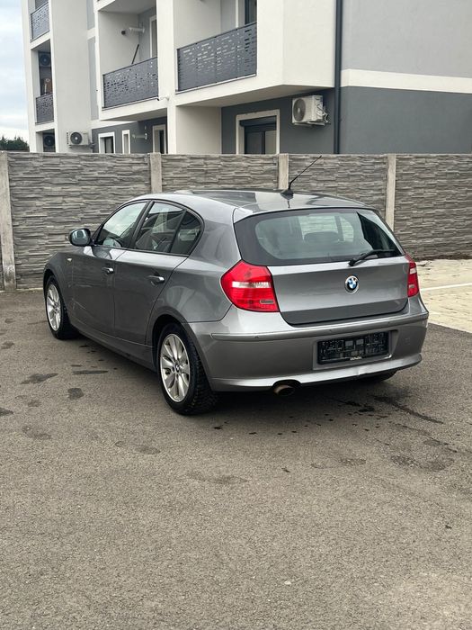 Bmw seria 1  motor de 2.0 d Navigatie