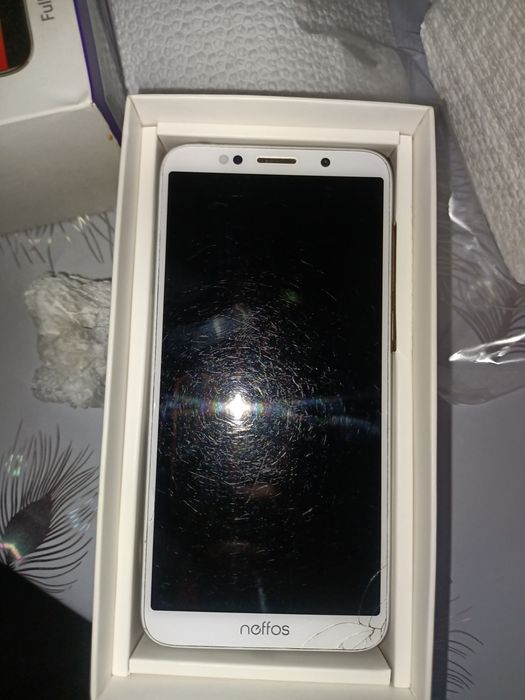 Продаю телефон neffos c9a