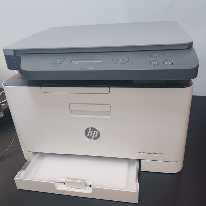 Принтер Лазерный hp цветной
