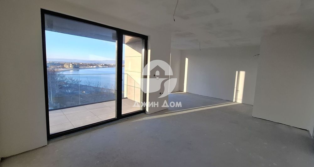 Продава се Тристаен апартамент в Несебър - 107 кв.м за 2851 €/кв.м - Снимка #1