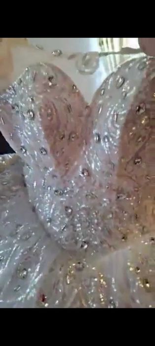 Vand rochie mireasa