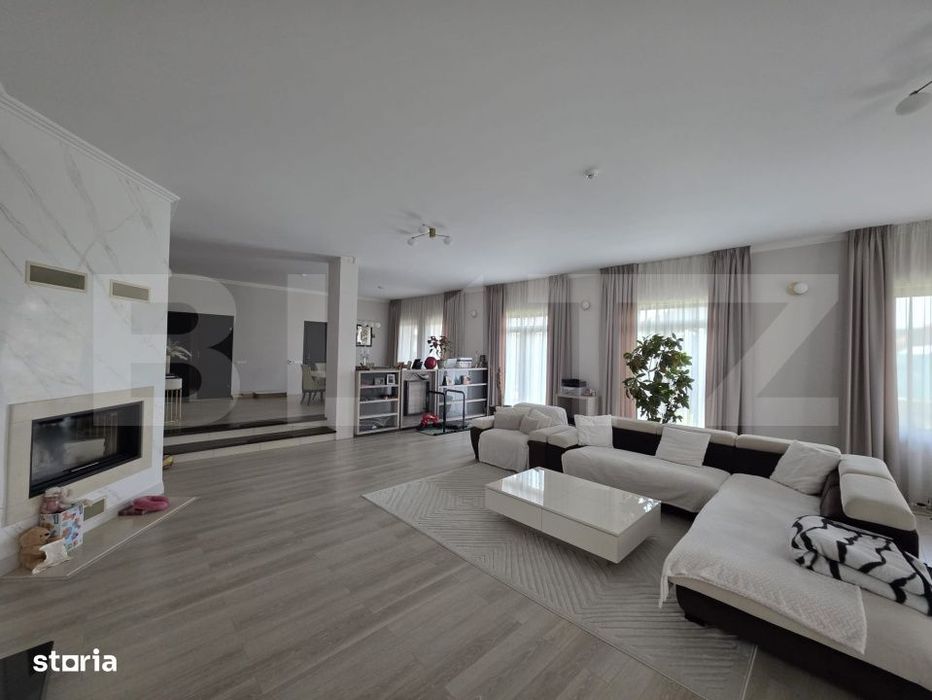 Vila de vanzare, 380 mp, zona Reghin