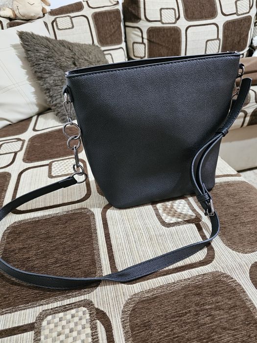 Дамска чанта в черно