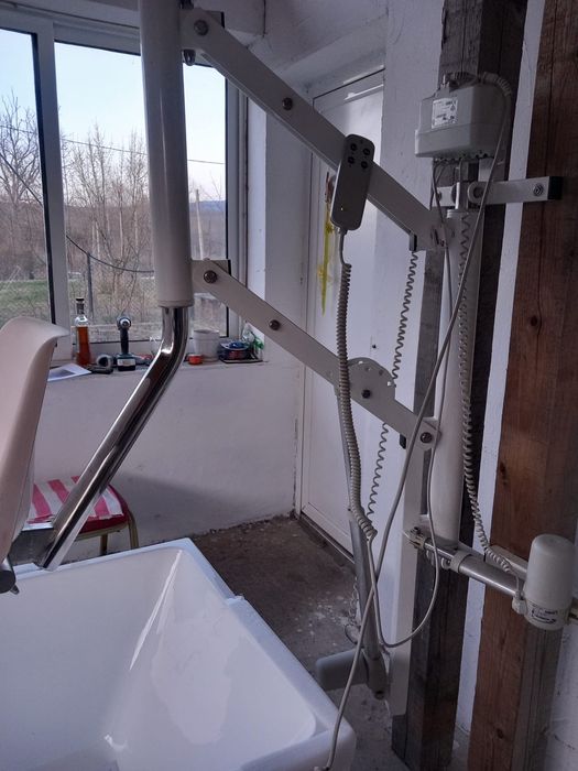 vând lift pentru persoane cu dizabilități