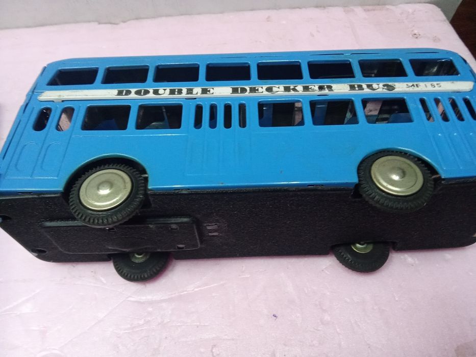 Ретро  метални играчки