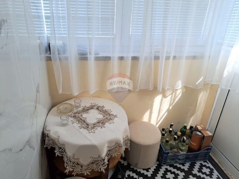 Продава се Двустаен апартамент в Варна, Погреби - 43 кв.м за 2184 €/кв.м - Снимка #4