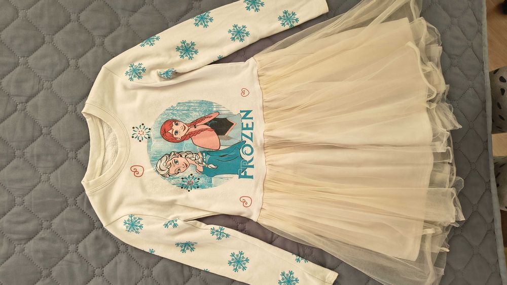 Детска рокля за момиче с ръст 128см.