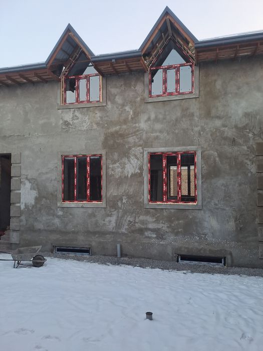 Akfa eshik va romlar.