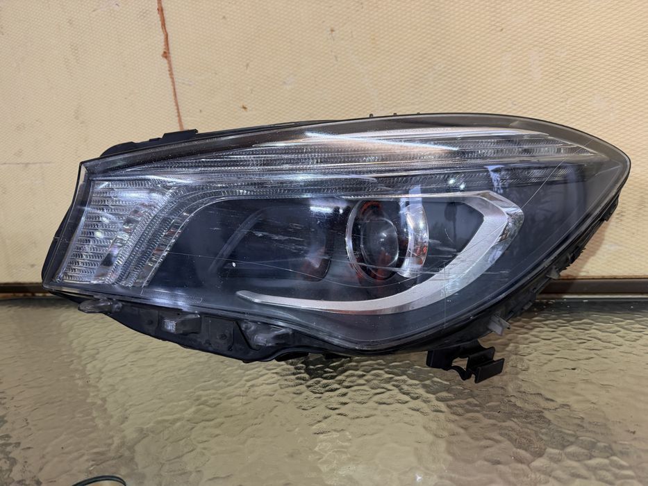 far stanga mercedes cla