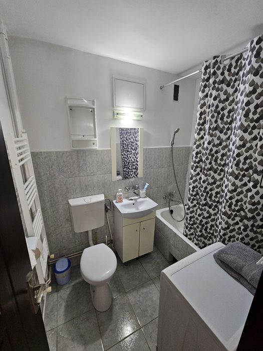 PF - închiriez garsonieră 280€ începând cu data de 15 noiembrie