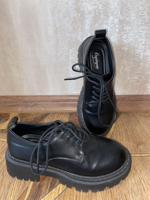 Продам классическую обувь