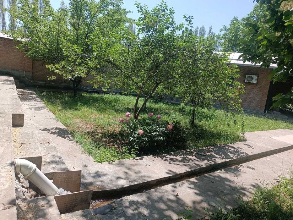 уй (плановый частный дом) сотилади