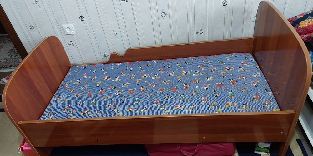 Болалар кроватчаси