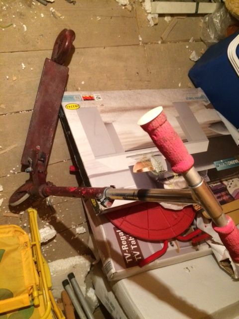 Trotineta functionala pliabila din lemn