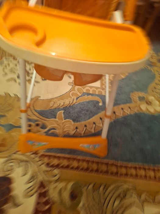 Продам детский столик