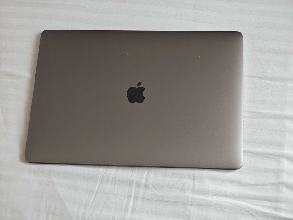 MacBook Pro 15 2018 i7, 32gb ram, touchbar, 500gb ssd, laptop apple