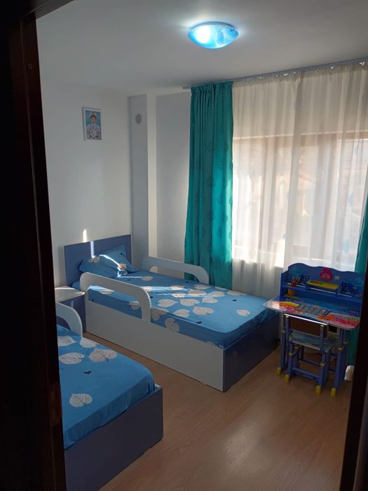 Apartament 3 camere , 2 bai si balcon