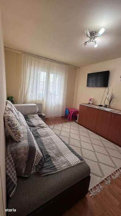 Ap 2 camere de vânzare, cart. Rogerius