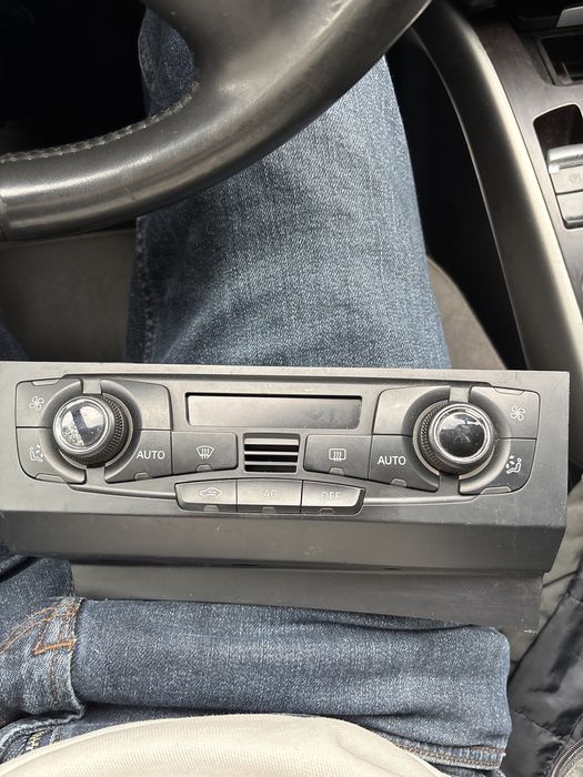Panou clima audi a4 b8