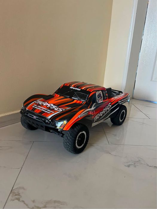 Traxxas Slash 2WD brushed 1/10