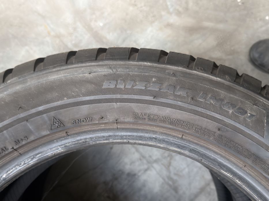 Vand 4 anvelope 235/55/18 bridgestone de iarnă ca noi