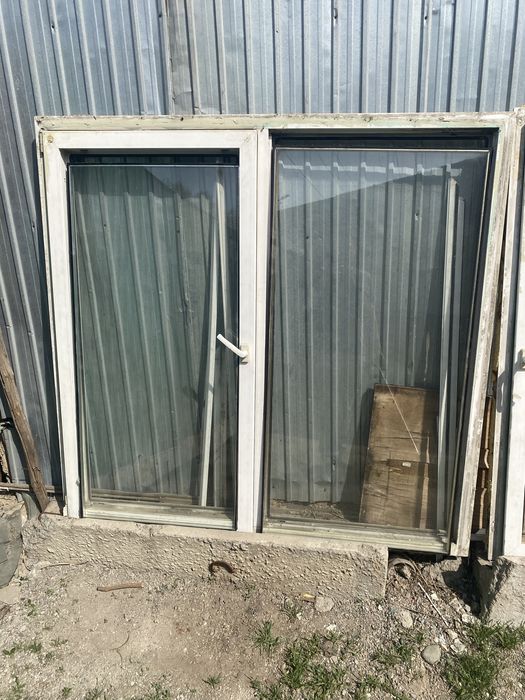 Пластиковые окно и дверь