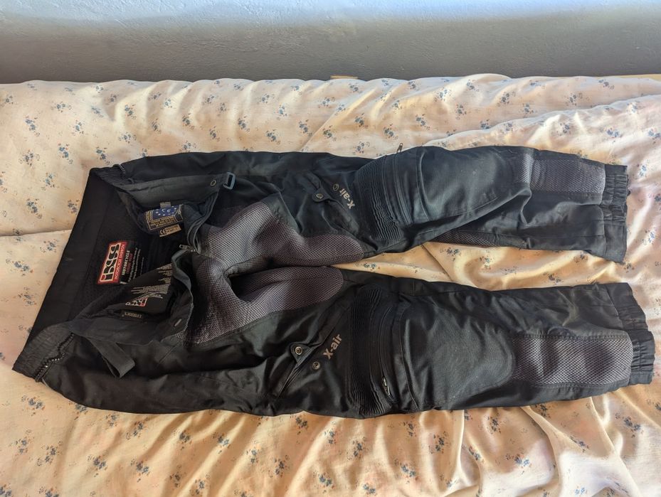 Geaca si pantaloni moto ixs