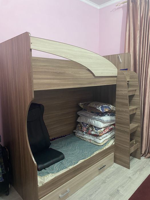 Двухъярусная кровать