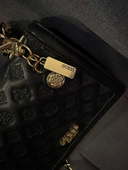 Дамска чанта ,,GUESS"