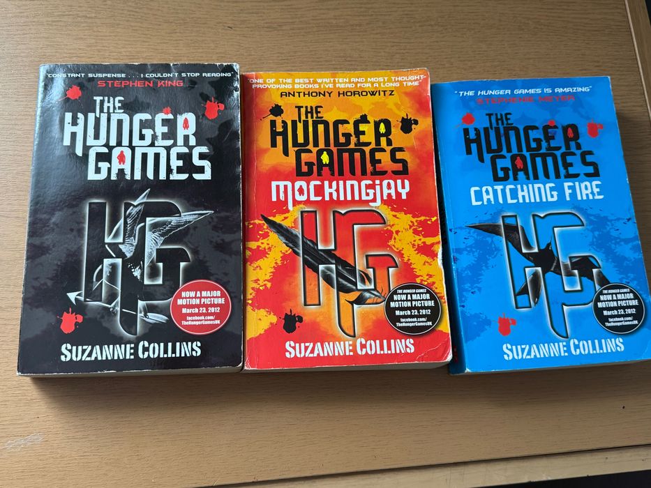 The hunger games книги на английски