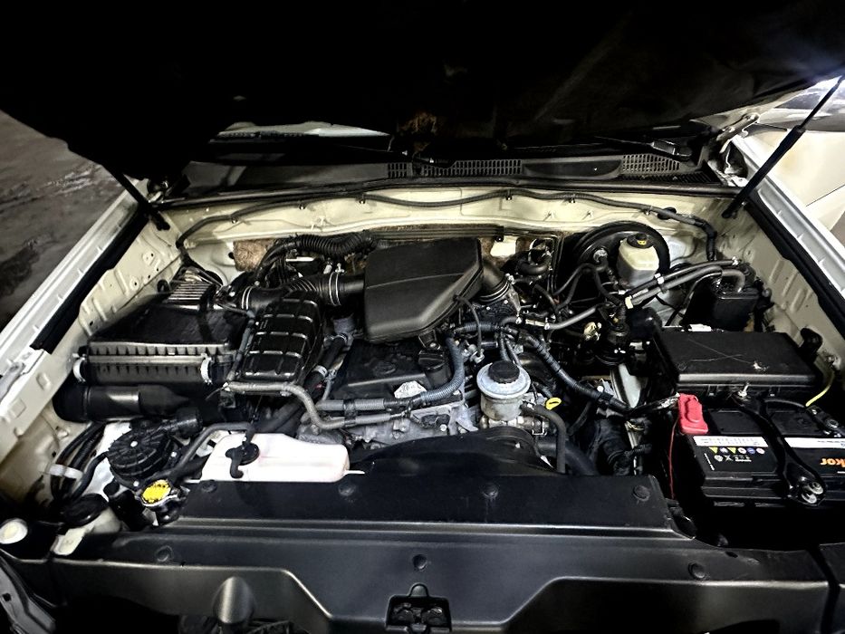 Toyota Prado 120  Белый Жемчуг