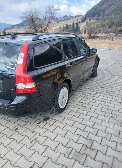Vand mașina volvo