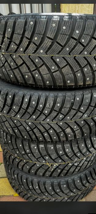 Продам зимние шипованные шины NEXEN