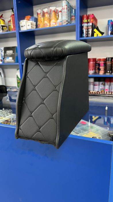 Подлоготник на авто