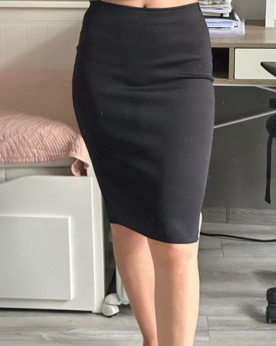 Черна Пола Размер S