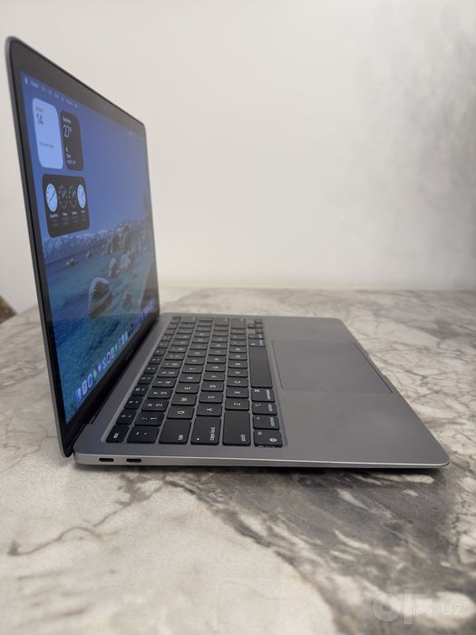 Продается Macbook Air 2020 M1 8/256gb