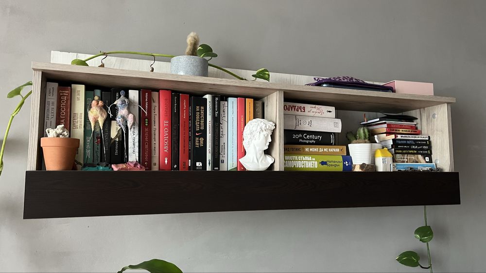 Тв модул ,етажерка и рафтове