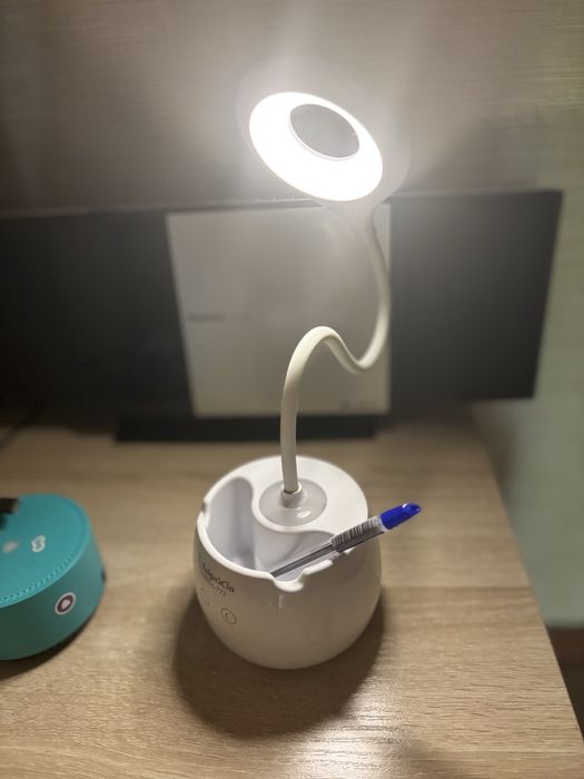 Настольная лампа