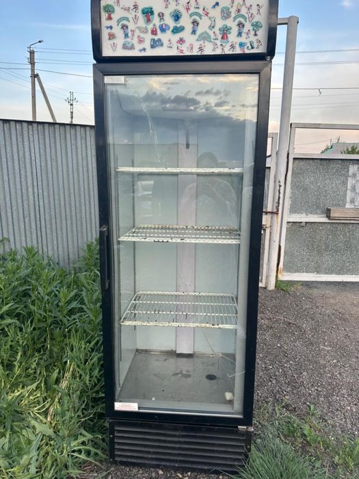Продам холодильник для магазина