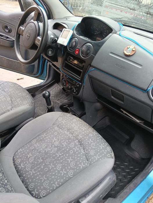 Vând Chevrolet Spark