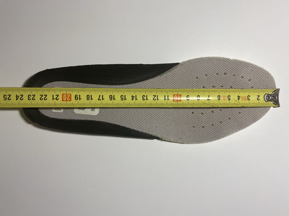 Продам недорого кроссовки Core-Tex