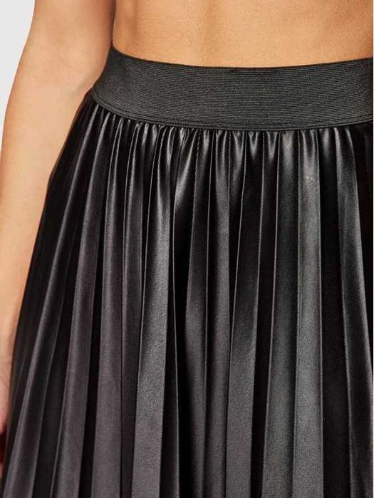 Черна пола на VILA