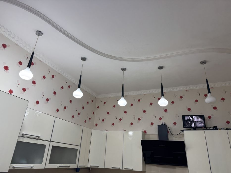 Кухняның люстрасы сатылады